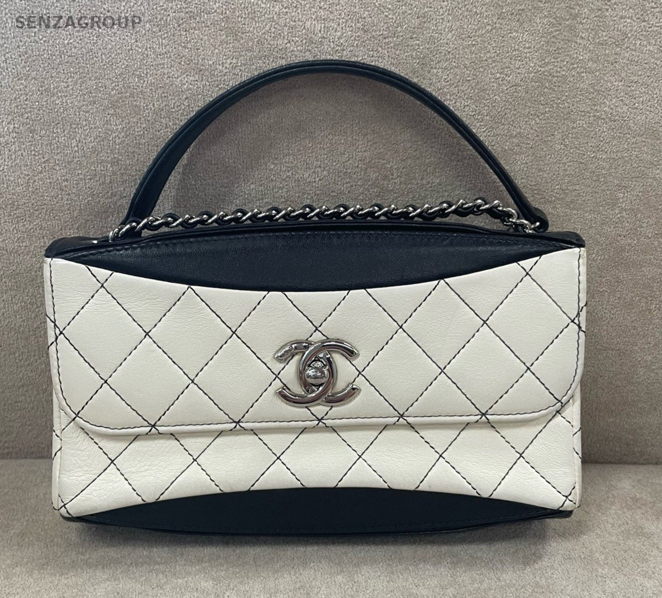 CHANEL Vintage Top Handle Diamond Pattern 2WAY Chain Shoulder Handbag White