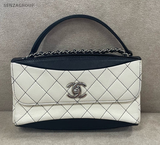CHANEL Vintage Top Handle Diamond Pattern 2WAY Chain Shoulder Handbag White