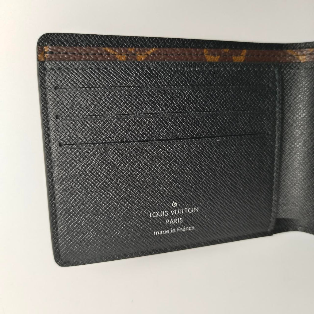 SJ0001 LV Bi Fold Wallet