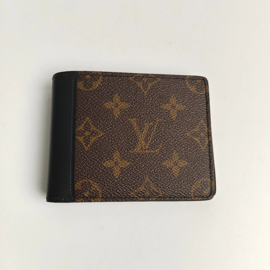 SJ0001 LV Bi Fold Wallet Monogram