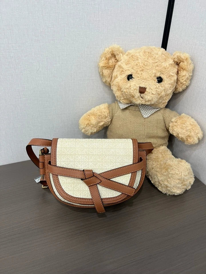 Loewe Gate Saddle Crossbody Excellent