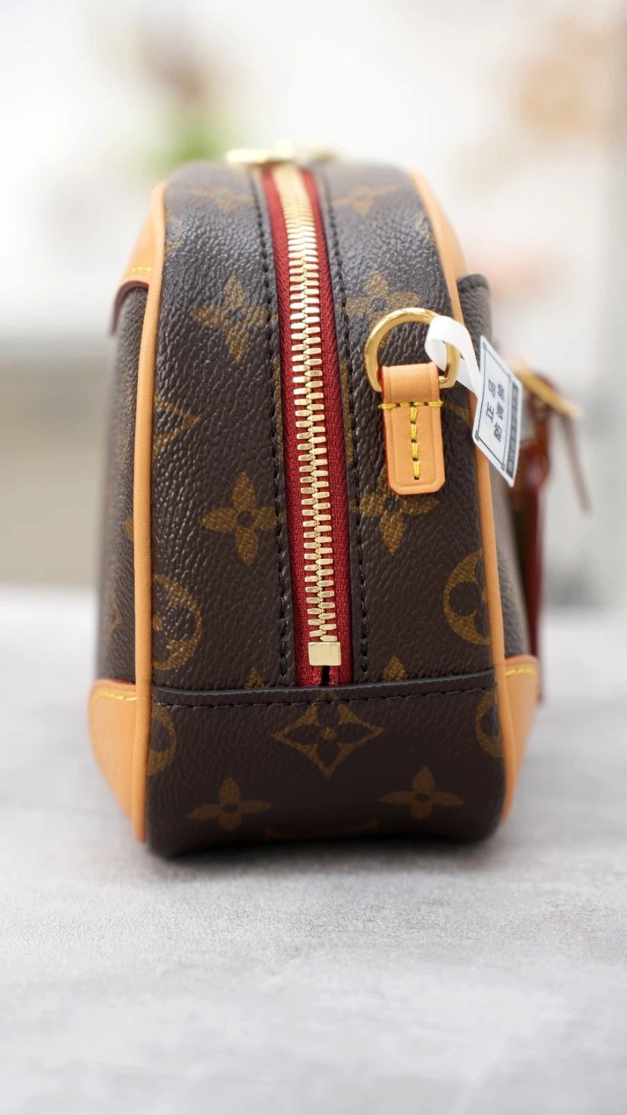 Louis Vuitton Deauville Monogram Canvas Shoulder Bag Crossbody Excellent