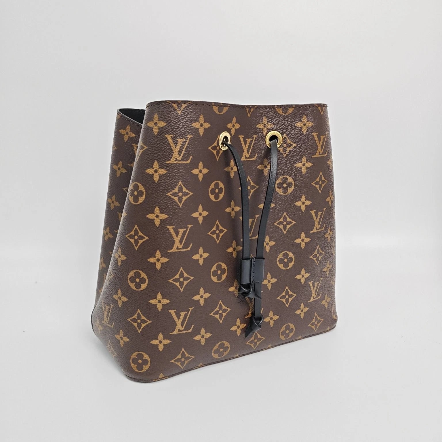Louis Vuitton NEONOE Monogram Brown Canvas Medium Bucket Bag For Women
