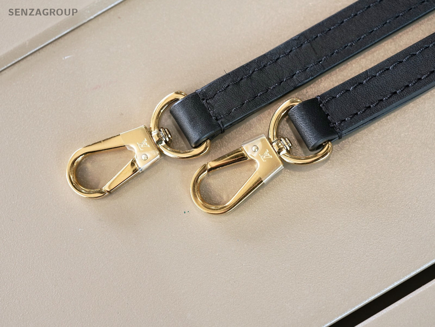 Louis Vuitton Monogram Locky BB Top handle handbag Crossbody almost Brand NEW