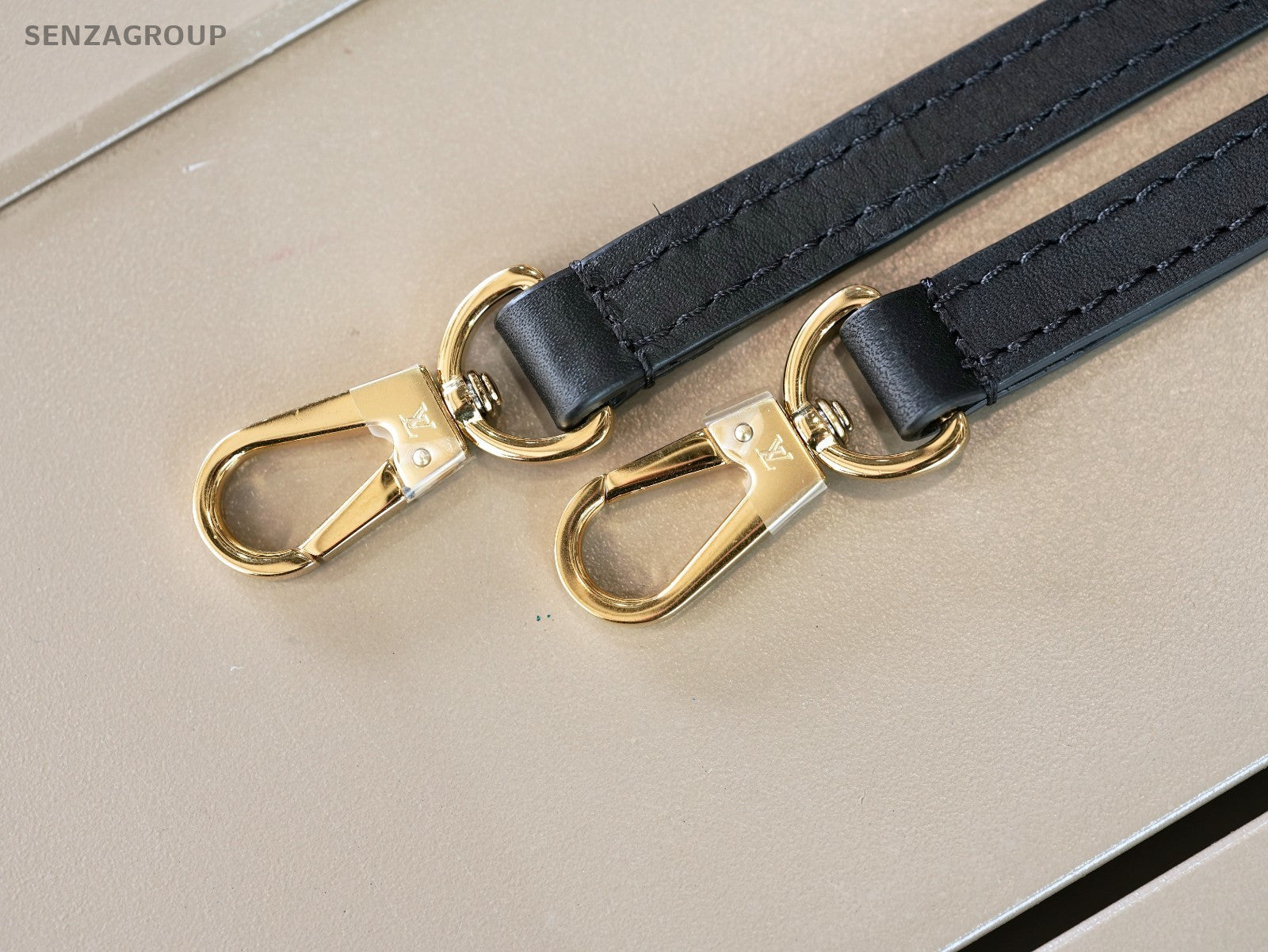 Louis Vuitton Monogram Locky BB Top handle handbag Crossbody almost Brand NEW