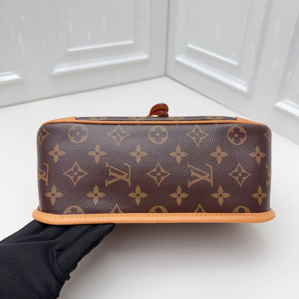 Louis Vuitton Diane Monogram Canvas Red Shoulder Bag Crossbody Excellent