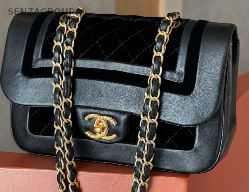Chanel Classic Flap Lambskin Chain Shoulder Bag Black Gold Women Vintage