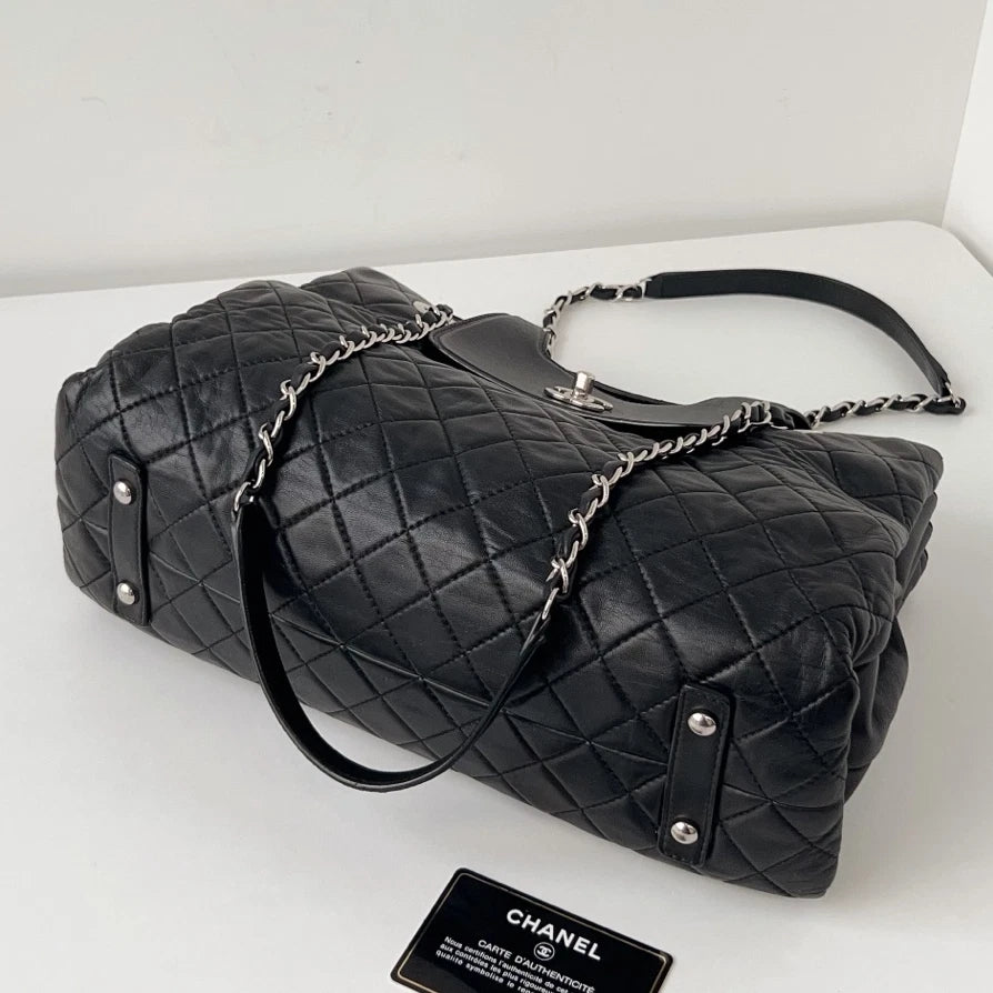 Authentic Chanel Diamond Tote Silver Hardware Chain Shoulder Bag Black Turnlock
