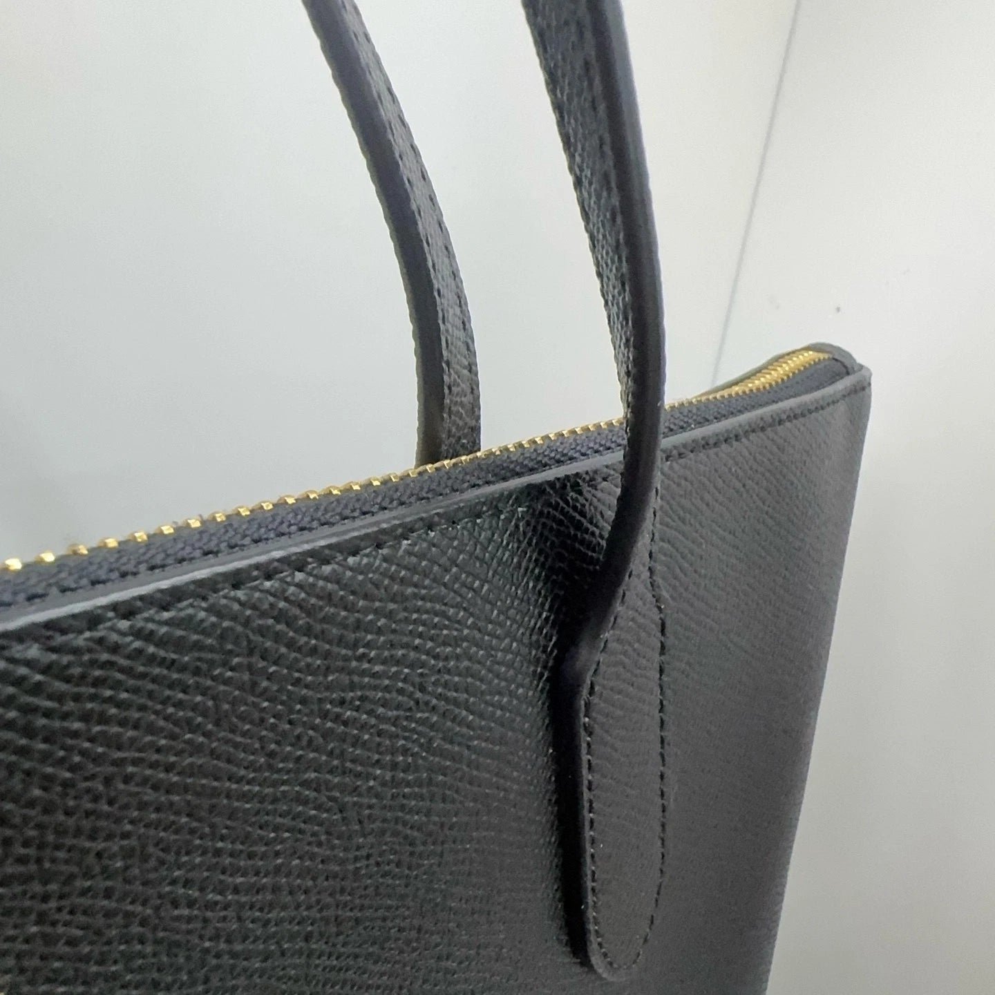 Coach Solid Leather Zip Top Tote Shoulder Handbag For Women