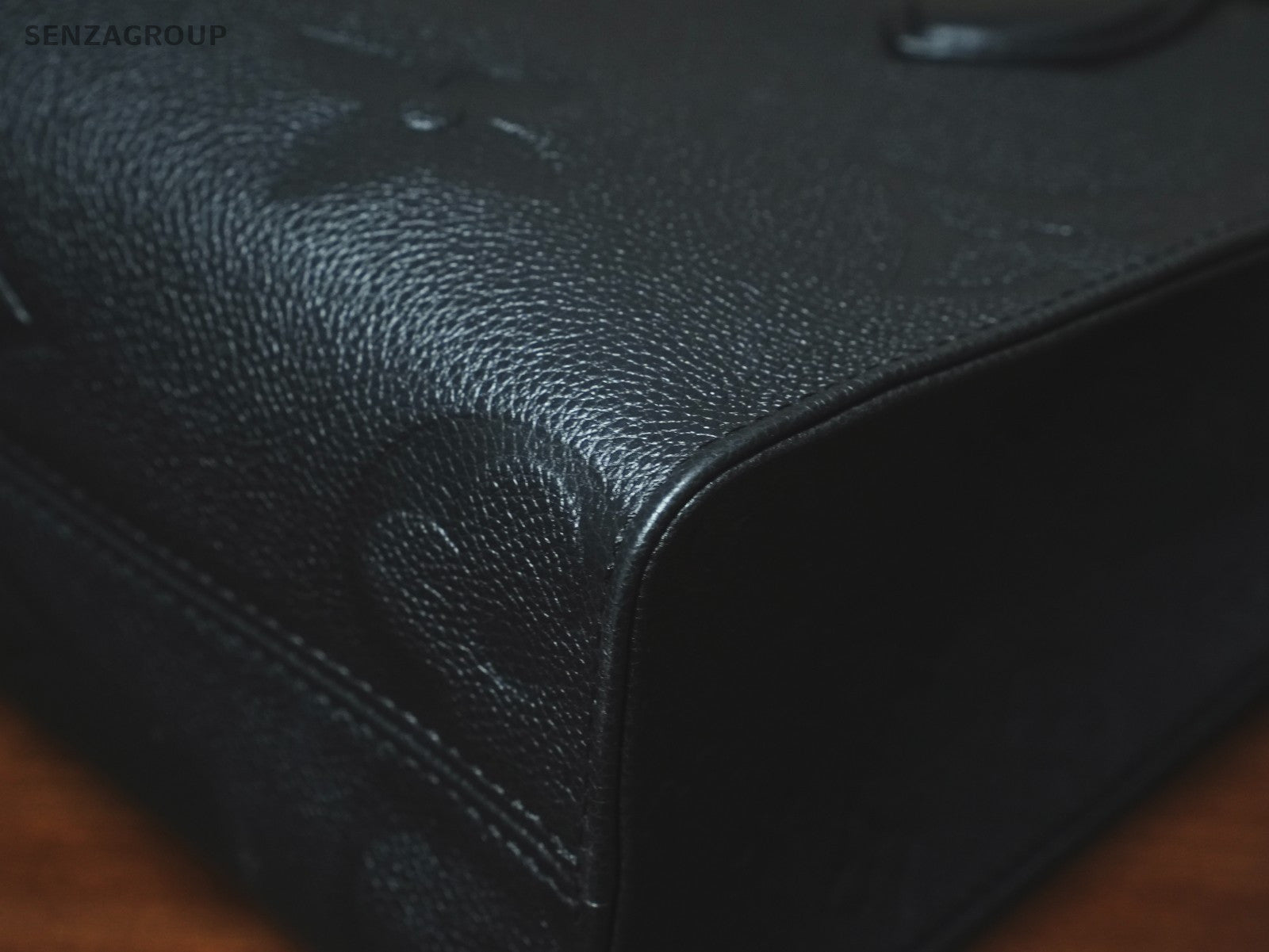 LOUIS VUITTON ON THE GO PM black Monogram Empriente Almost Brand New