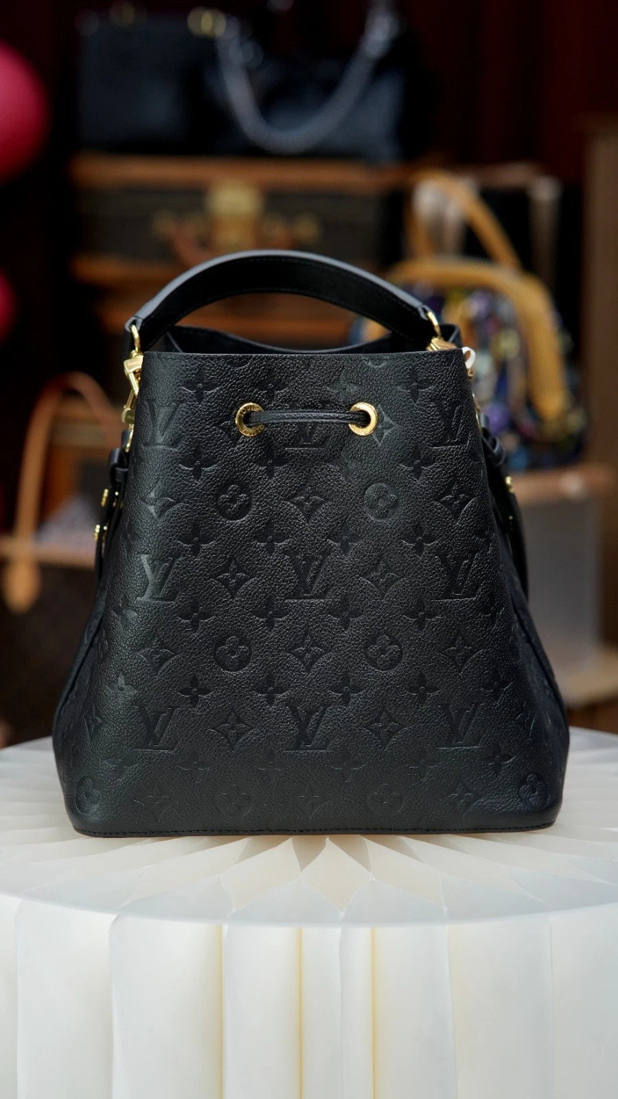 Louis Vuitton Neonoe MM M45256 Empreinte Black Shoulder Bag Excellent