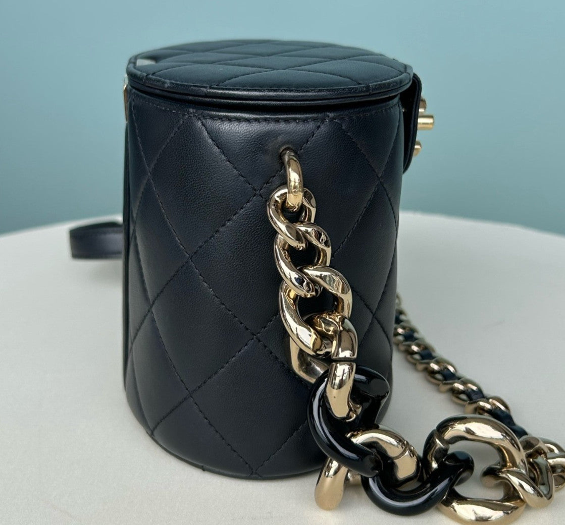 Chanel Lambskin Chain Vanity Case Crossbody Black Gold Women Classic Fashion