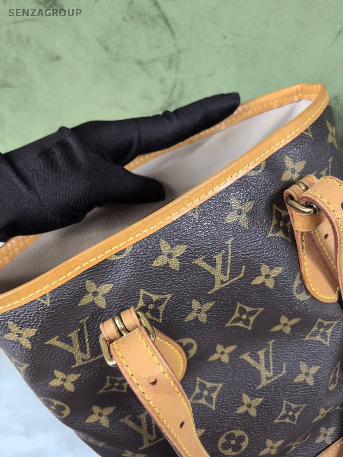 Louis Vuitton Petite Bucket PM Monogram Shoulder bag Women Vintage