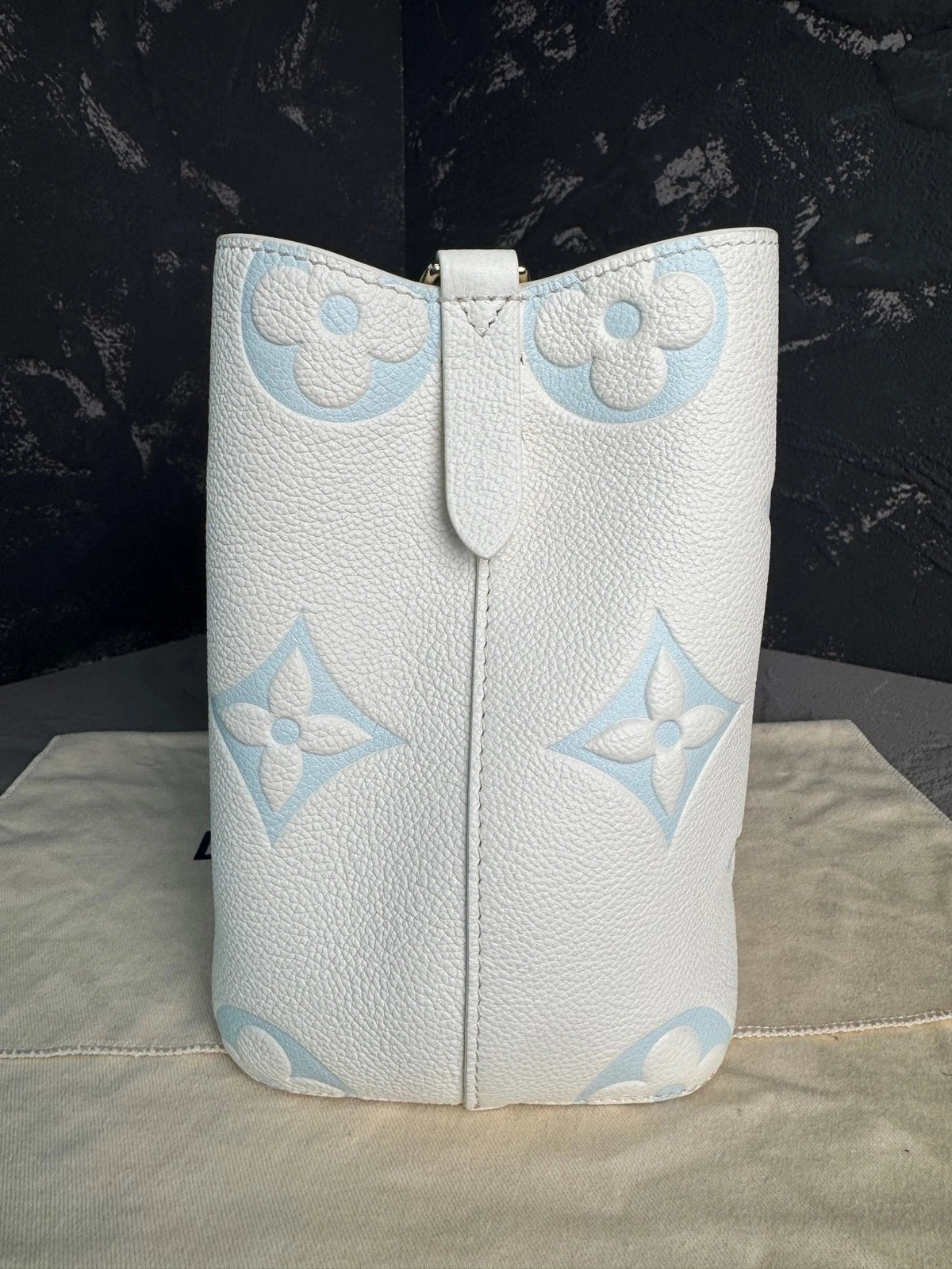 Louis Vuitton Neo Noe White Blue Leather Mini Bucket Bag For Women