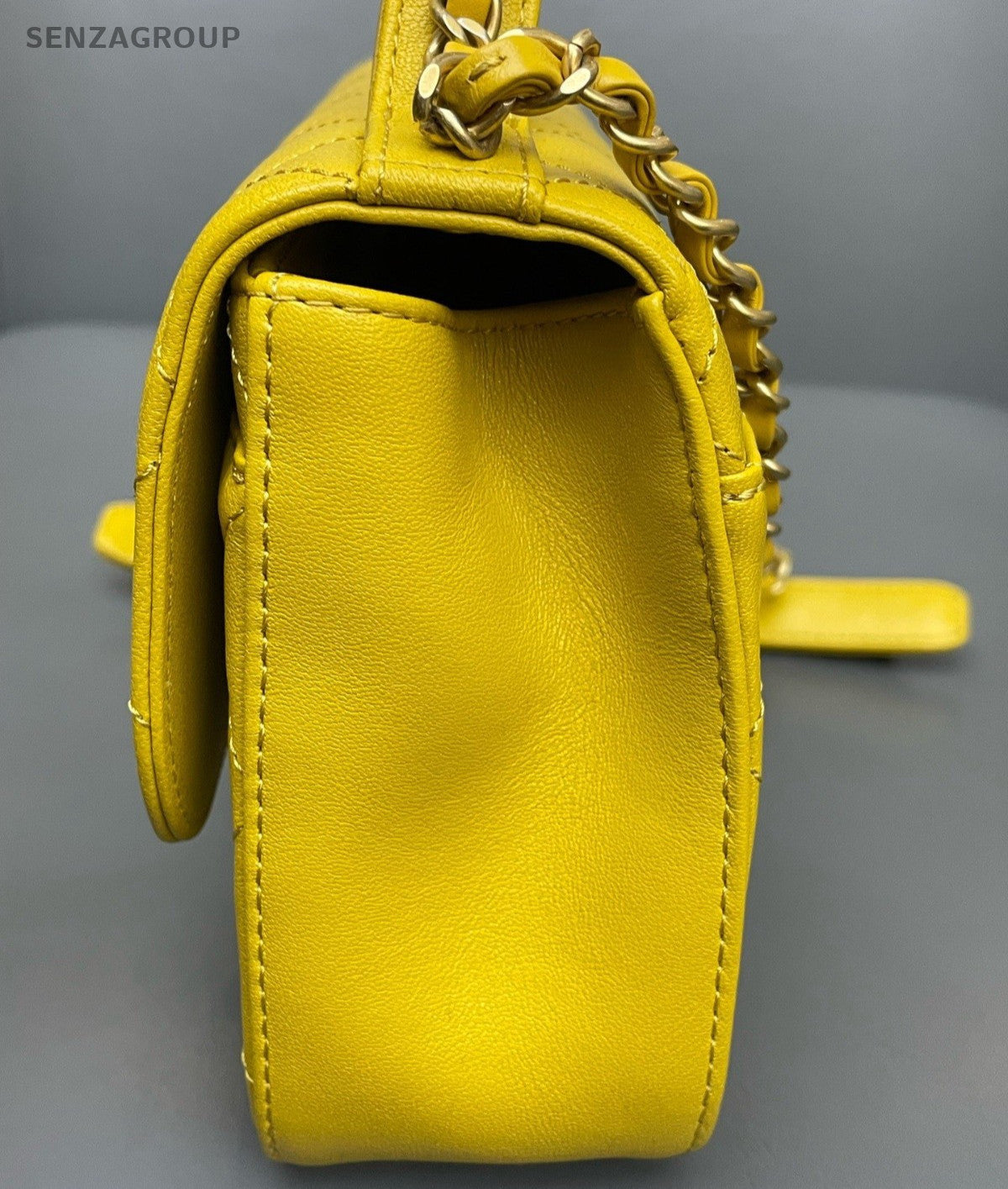 Chanel Cocohandle MM Chain Top Handle Bag Crossbody Yellow Gold Diamond Women