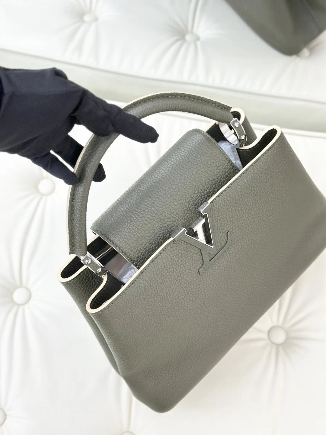 Louis Vuitton Capucines Green Silver Crossbody Top Handle Excellent