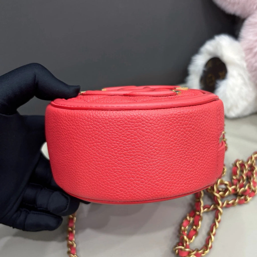 Chanel Diamond Round Bag Chain Crossbody Red Gold Women Classic