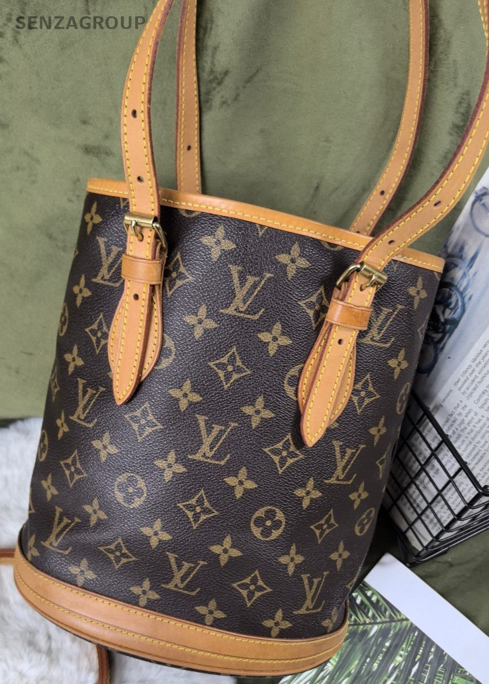 Louis Vuitton Petite Bucket PM Monogram Shoulder bag Women Vintage