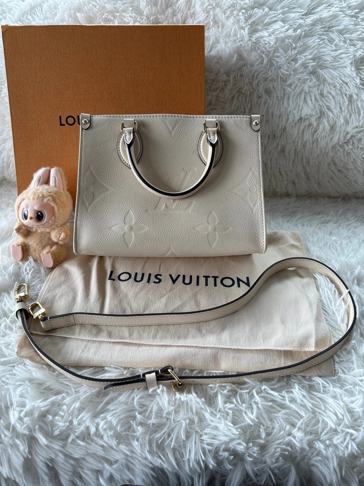 Louis Vuitton OnTheGo PM Leather Tote Bag Excellent