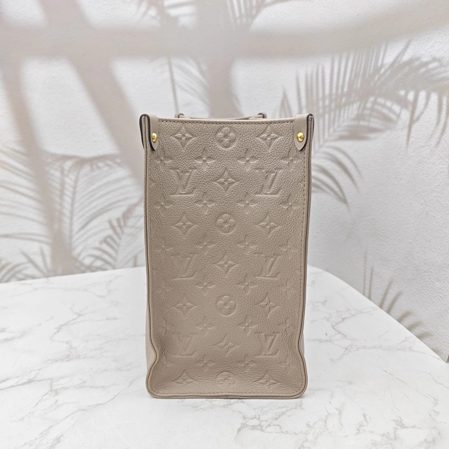 Louis Vuitton Grainy Calfskin Onthego Medium Tote Bag For Women