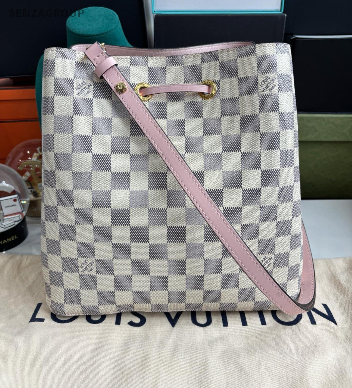 Louis Vuitton NeoNoe Damier Ebene Drastring Shoulder Handbag Women White
