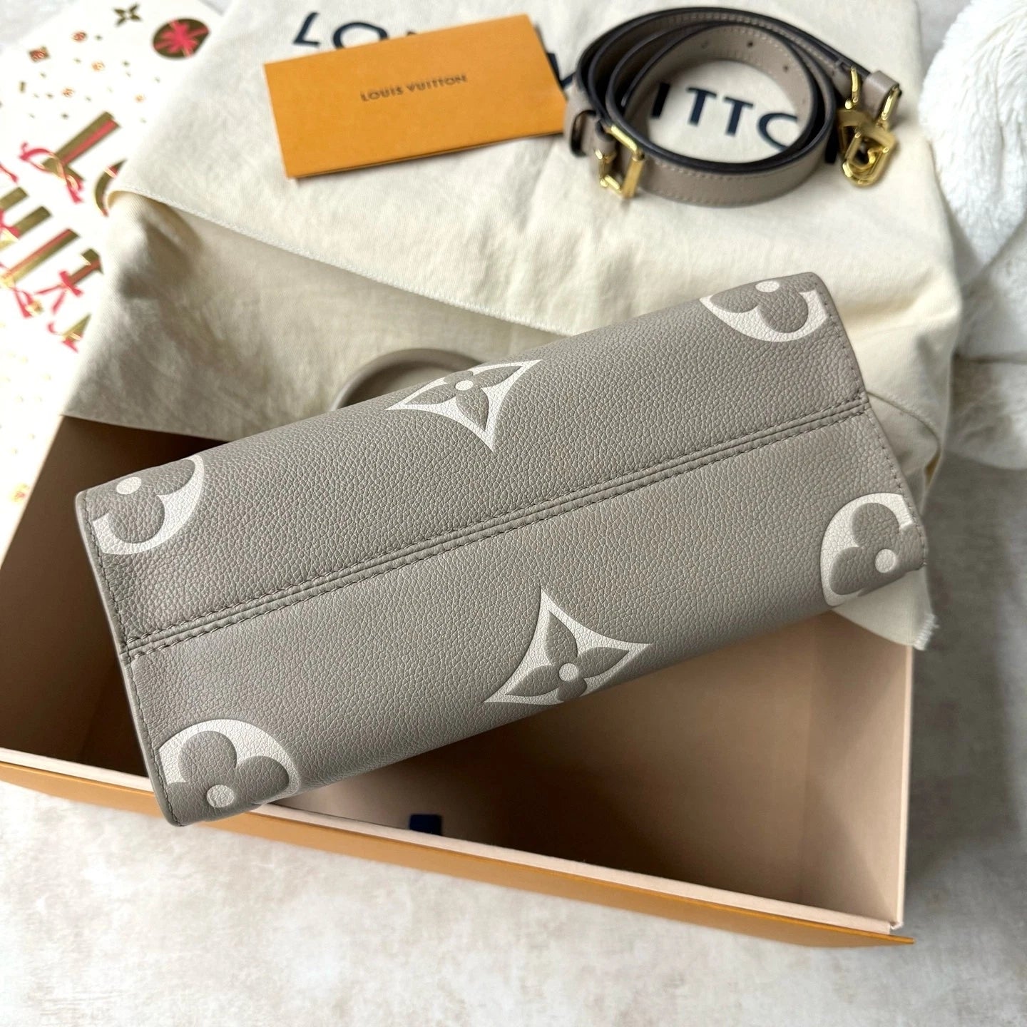 Louis Vuitton OnTheGo Gray Tote Bag Excellent