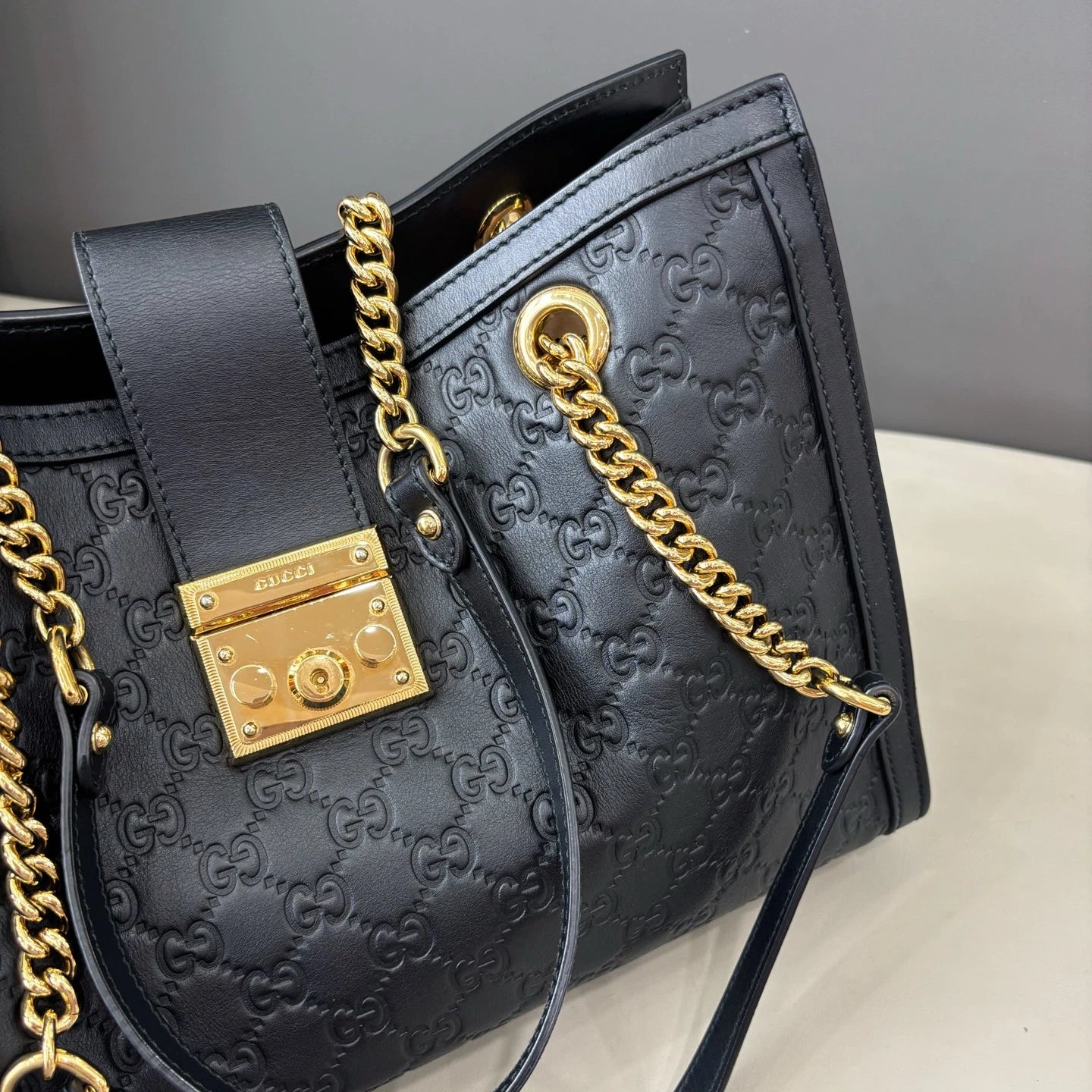 Authentic Gucci Padlock GM Calfskin Gold Chain Black Tote Shoulder Bag