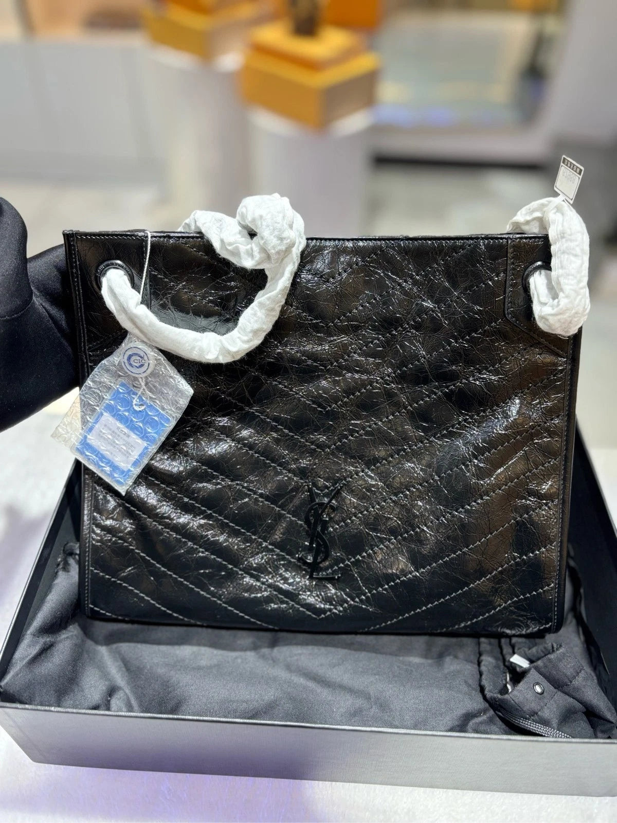 Saint Laurent Niki Leather Tote Bag Excellent