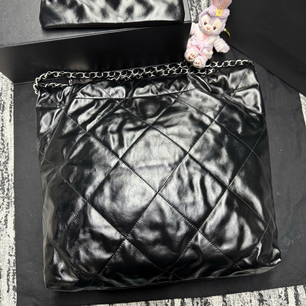 Brand New CHANEL 22 Medium Black Silver Leather Tote Bag For Women