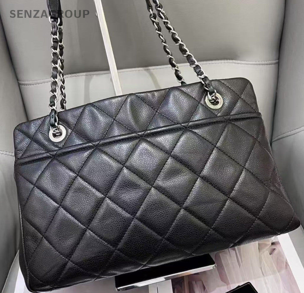 CHANEL CC logo Black Hobo Shoulder Handbag Leather