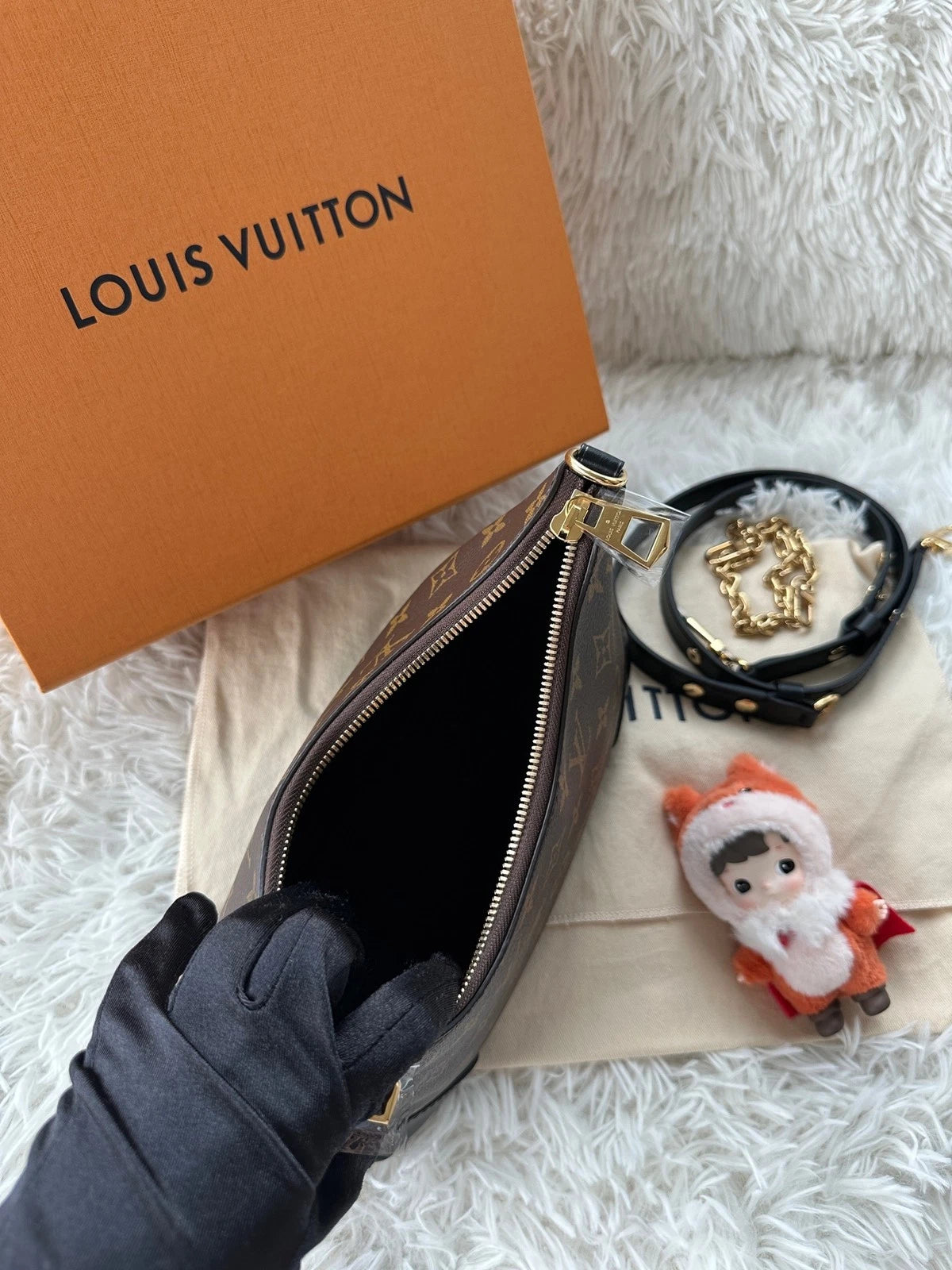 Louis Vuitton Black Shoulder Crossbody Handbag For Women