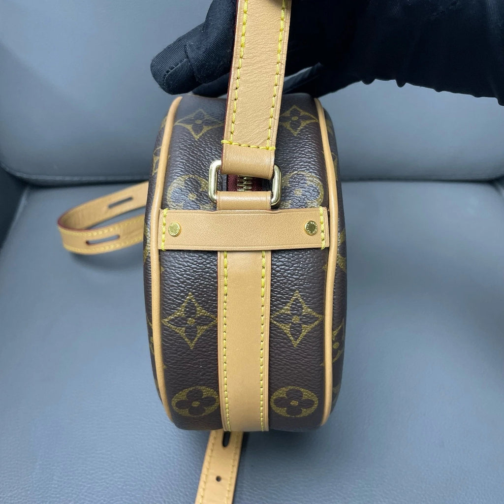 Louis Vuitton Monogram Canvas Round Shoulder Crossbody Handbag For Women