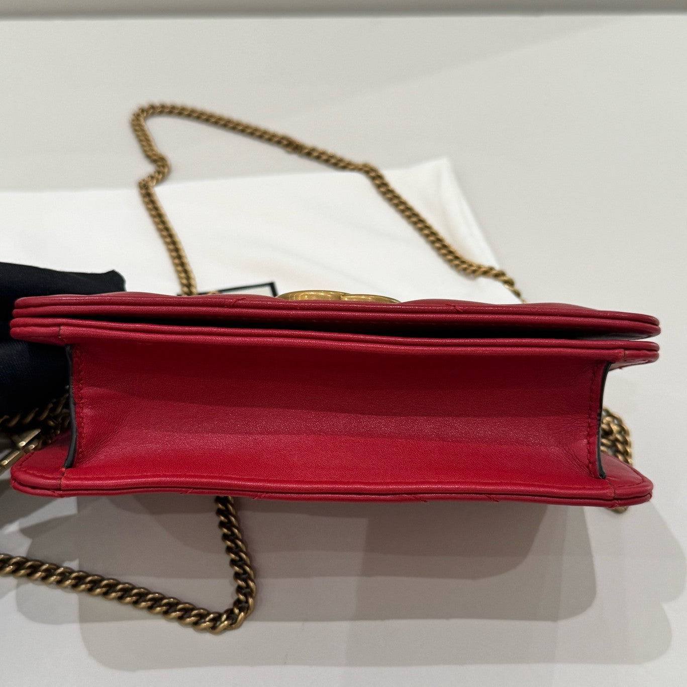 Gucci Chain WOC Shoulder Crossbody Bag Red Gold Buckle Classic Fashion Women