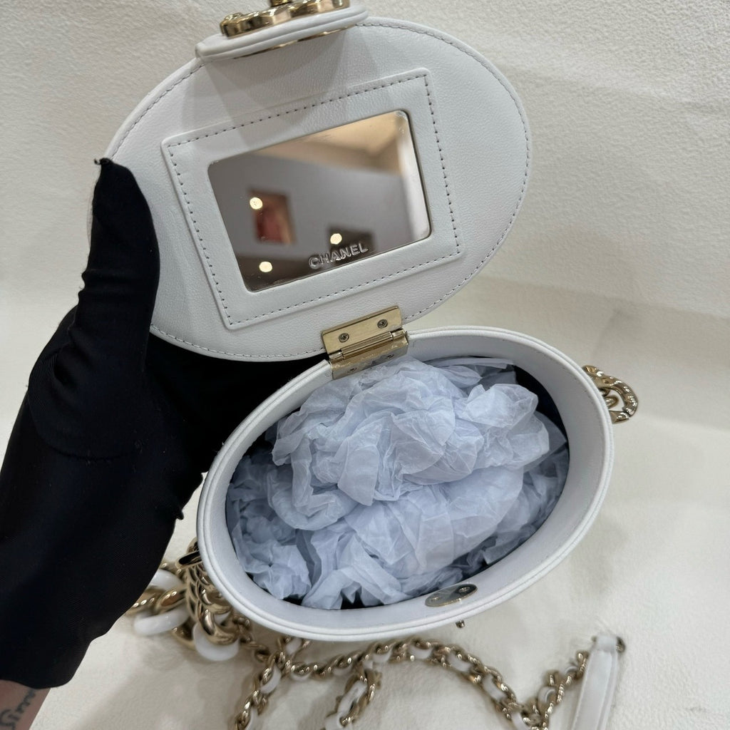 Chanel Quilted Chain Bucket Bag Shoulder Crossbody White Gold Women Fashion