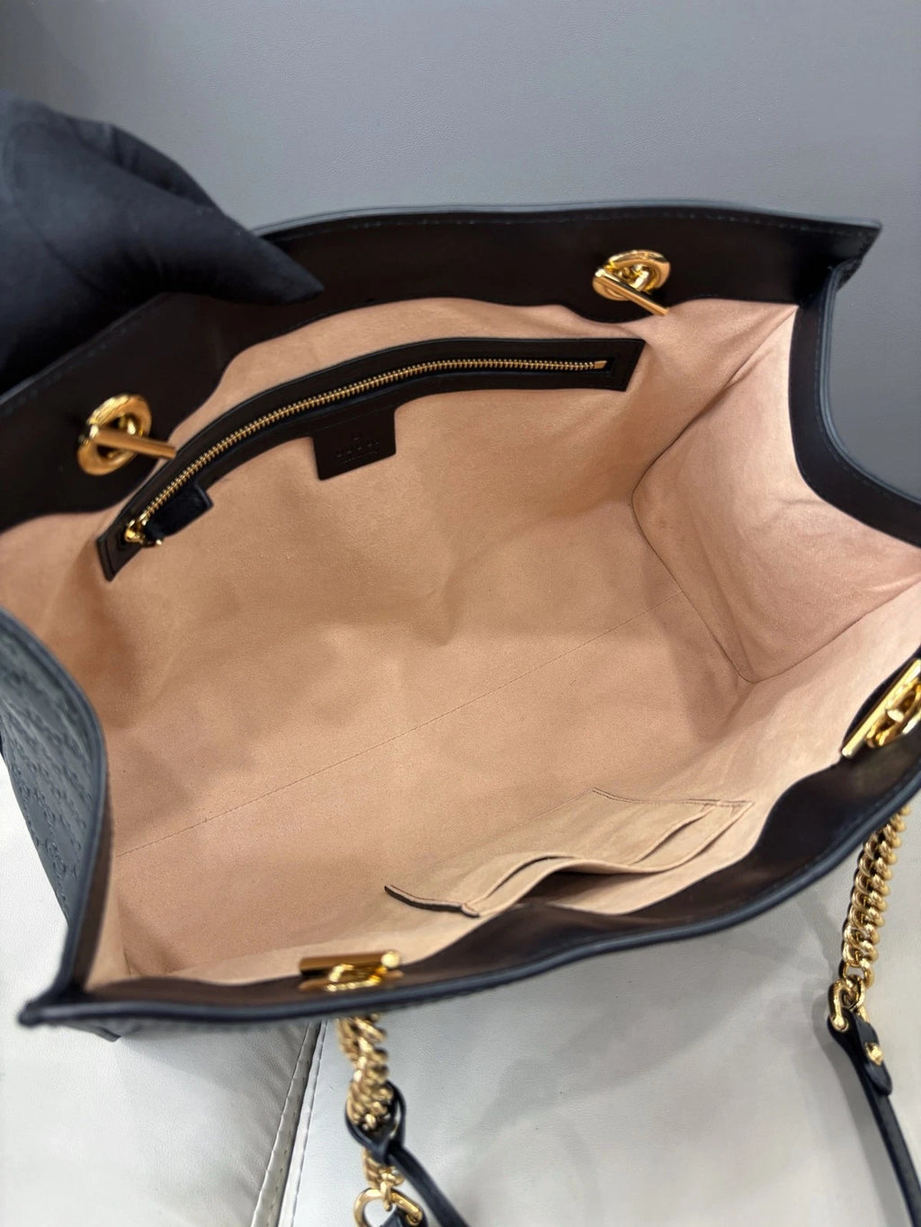 Authentic Gucci Padlock GM Calfskin Gold Chain Black Tote Shoulder Bag