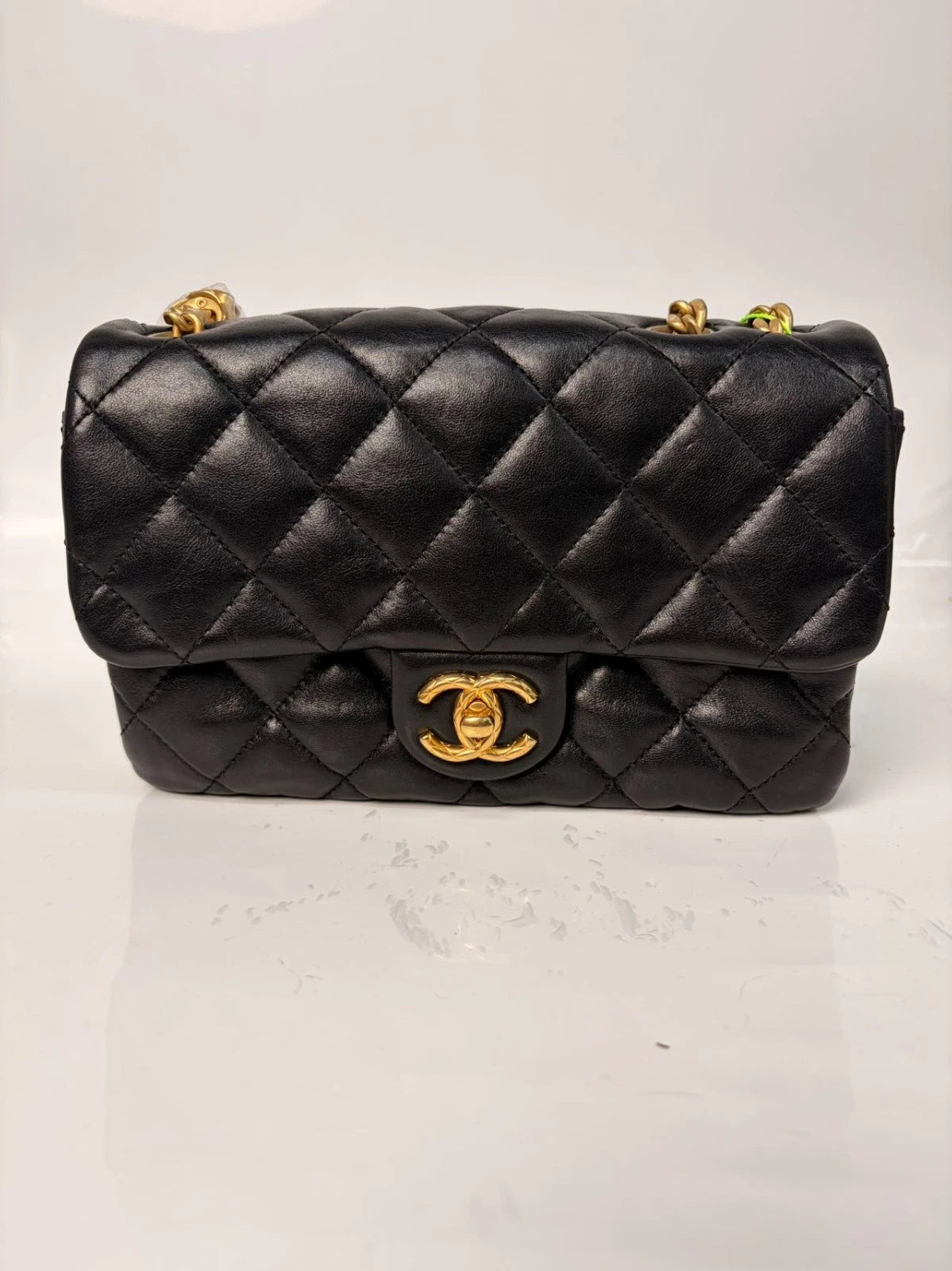 SJ0001 CHANEL 22K Gold Pillar Classic Flap Gold Ball Adjustable Chain Flap Bag Z