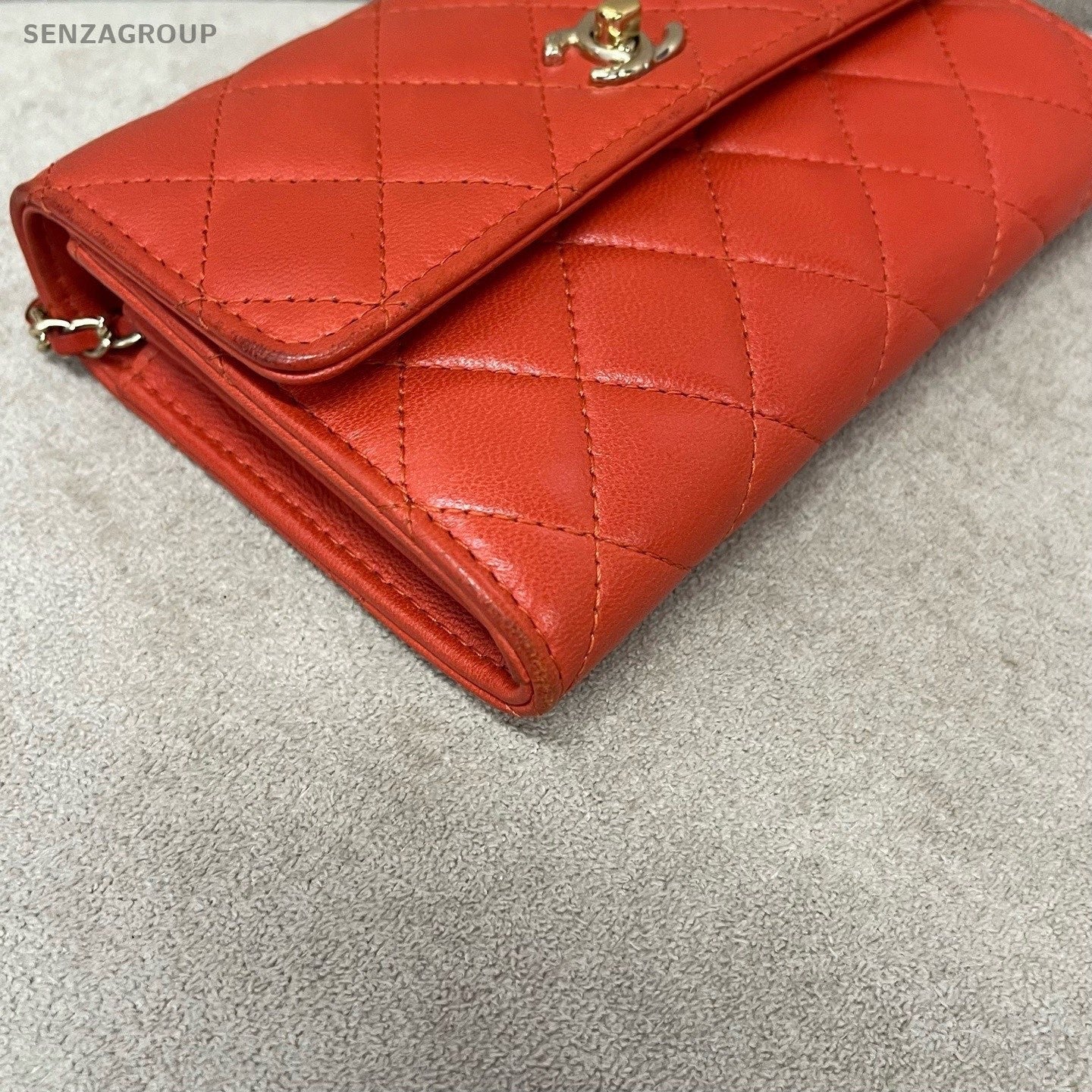 CHANEL Trendy CC Woc Chain Shoulder bag Red Women