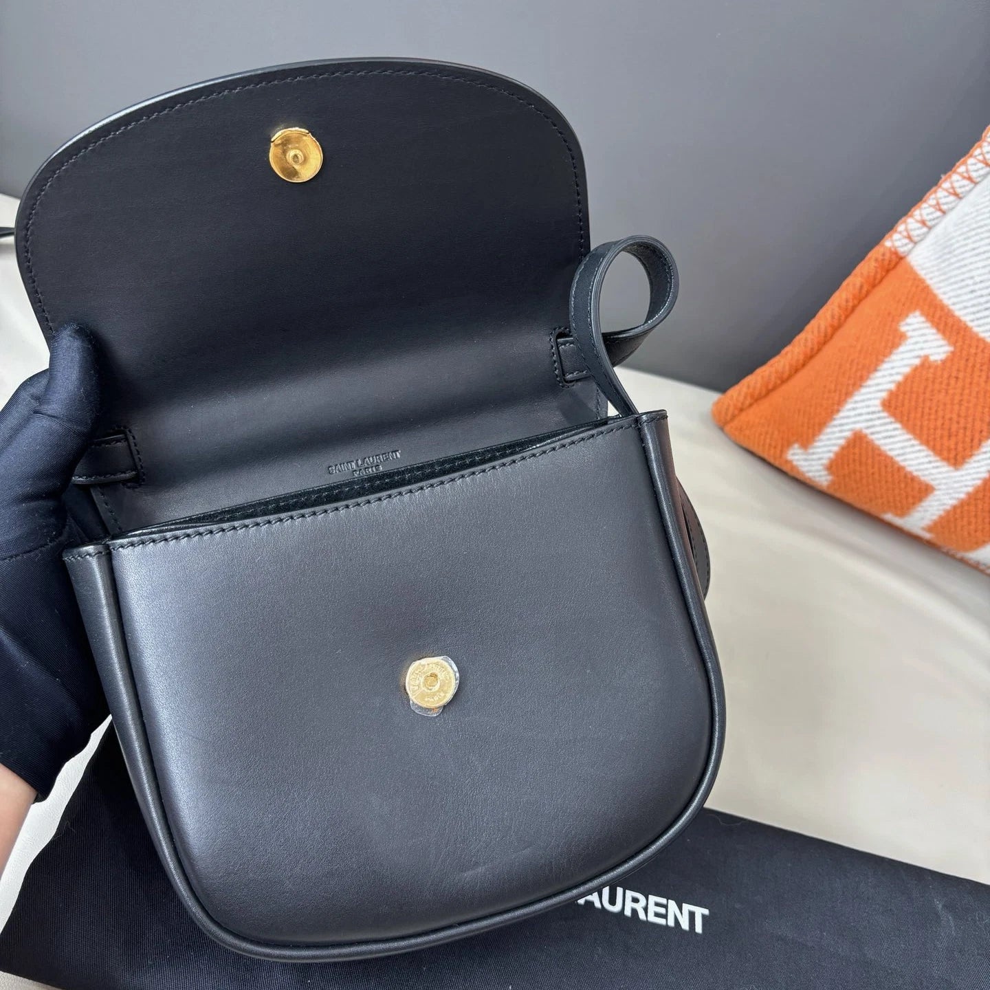 Saint Laurent Saddle Black Gold Shoulder Bag Crossbody Excellent