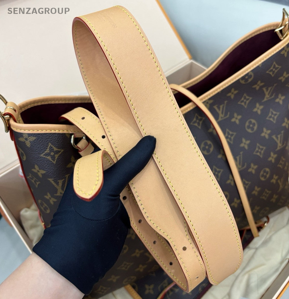 Louis Vuitton Carryall MM Monogram Shoulder Bag Brown Gold Women Classic