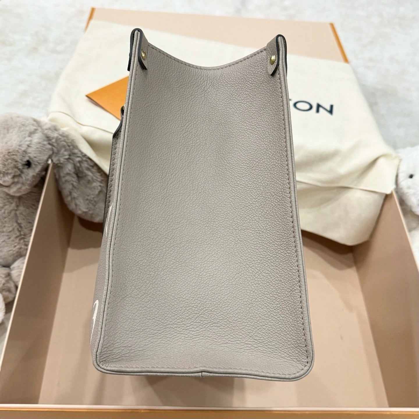 New Louis Vuitton OnTheGo Medium Tote Bag For Women Grey