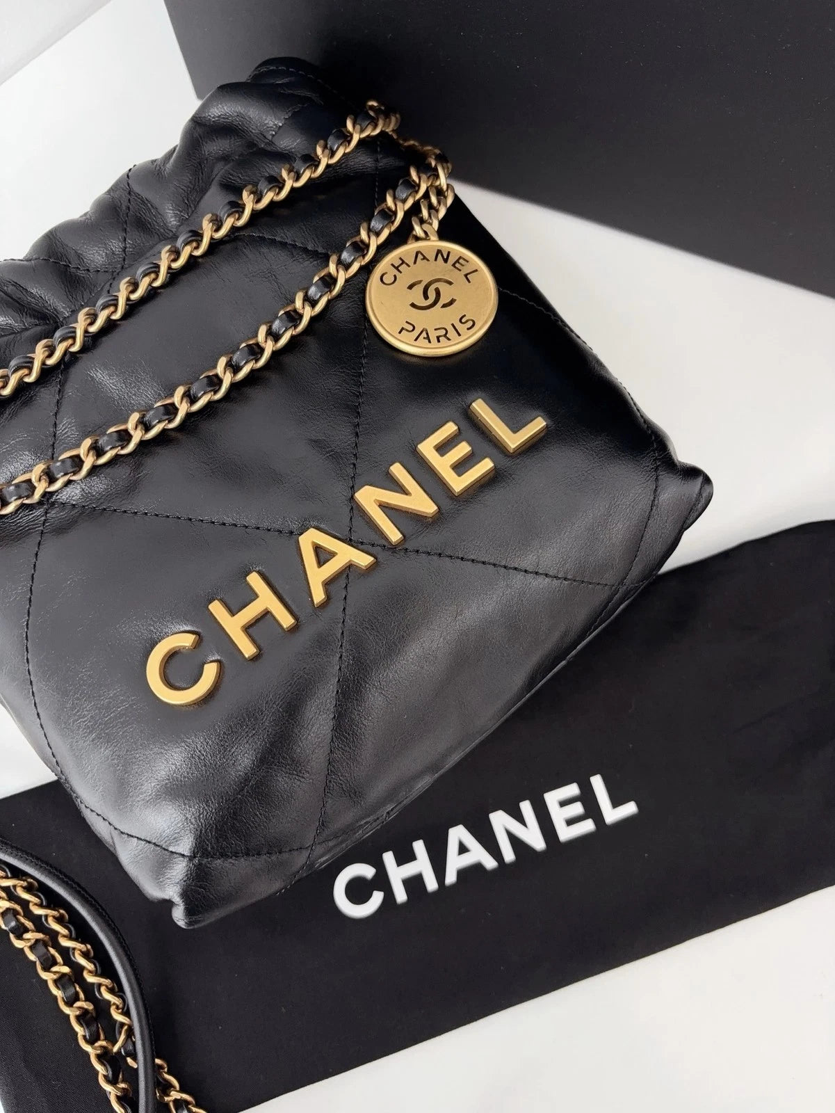 Excellent Chanel 22Bag Mini Gold Chain Black Handbag Shoulder Bag Crossbody