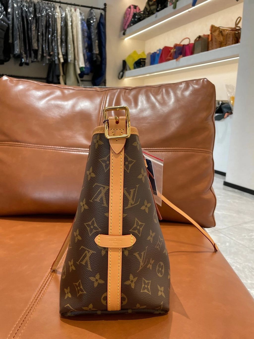 Louis Vuitton Carryall Monogram Canvas Tote Bag Excellent