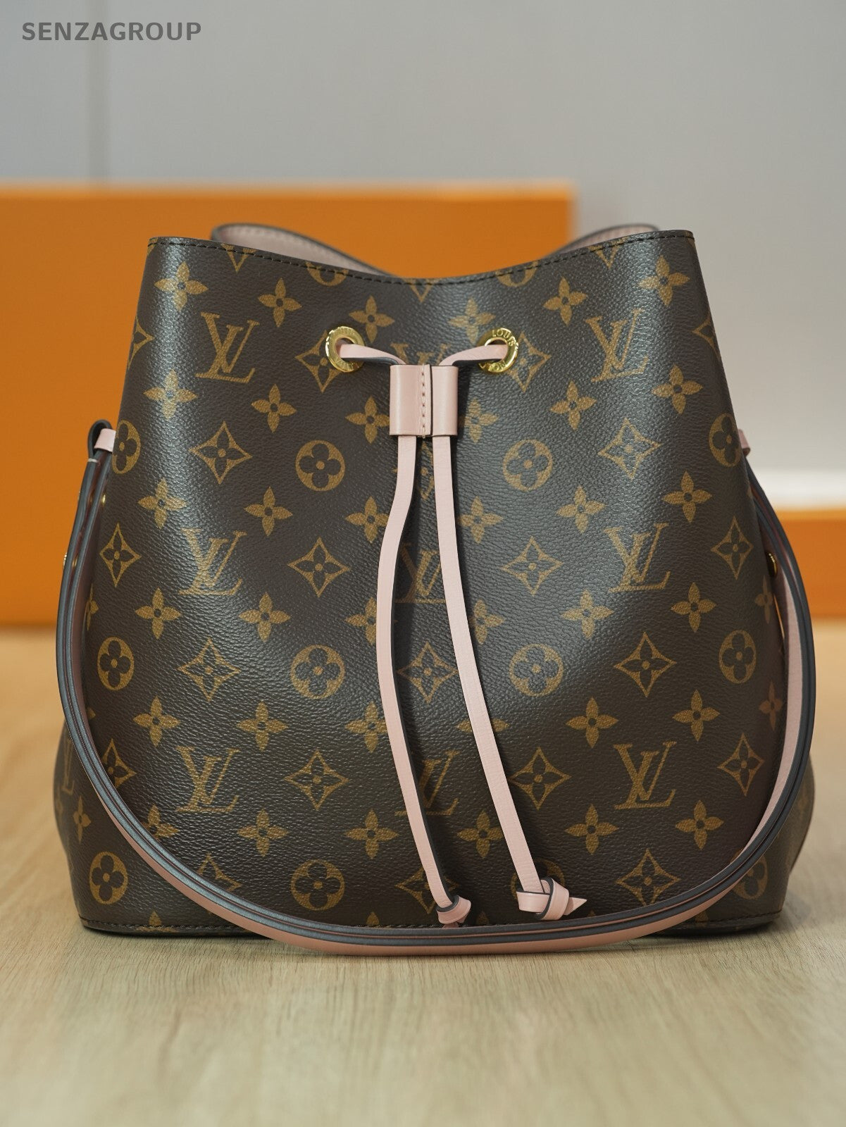LOUIS VUITTON Monogram ROSE POUDRE CANVAS NEONOE  BUCKET BAG M44022