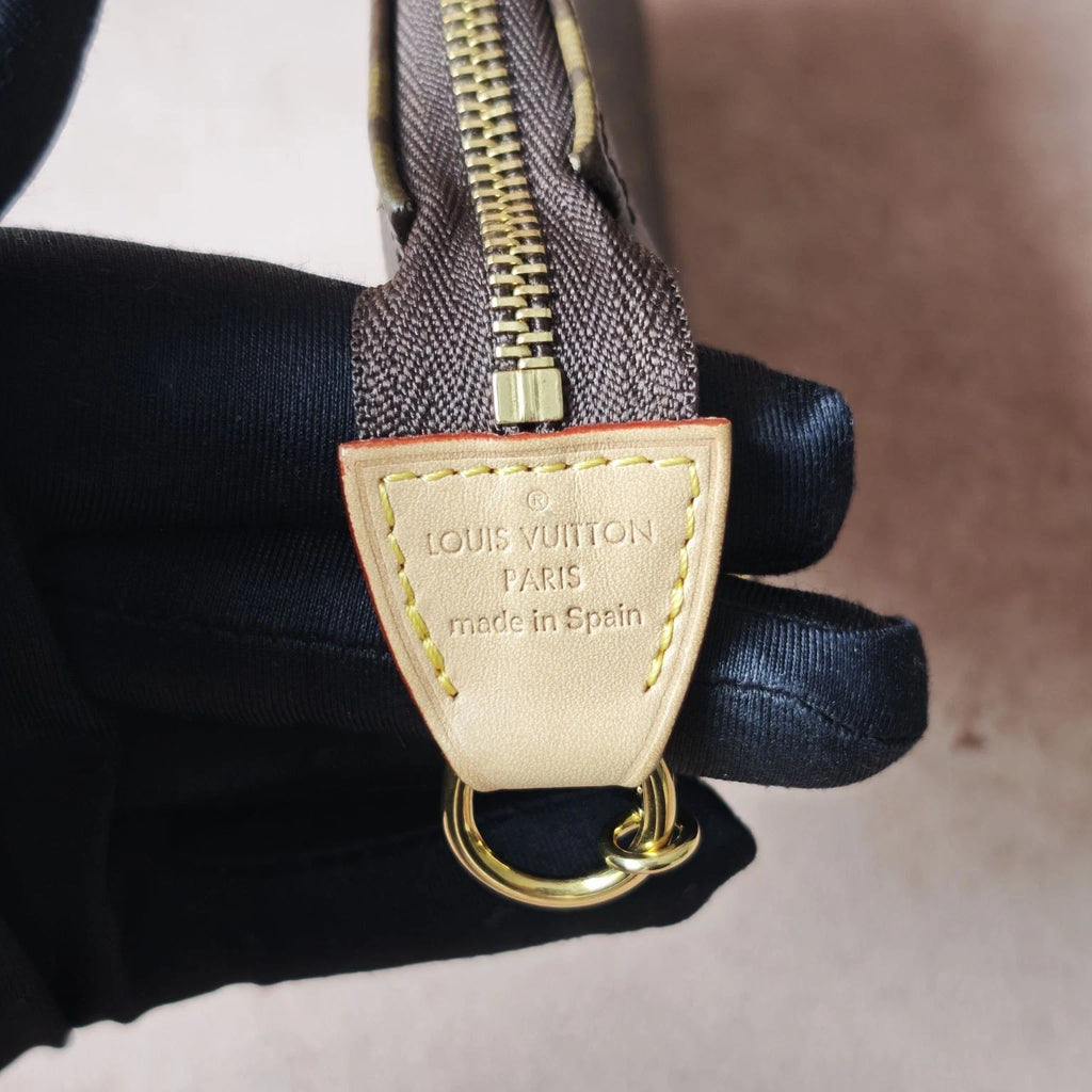 Louis Vuitton Canvas Monogram Mini Chain Clutch Shoulder Bag For Women
