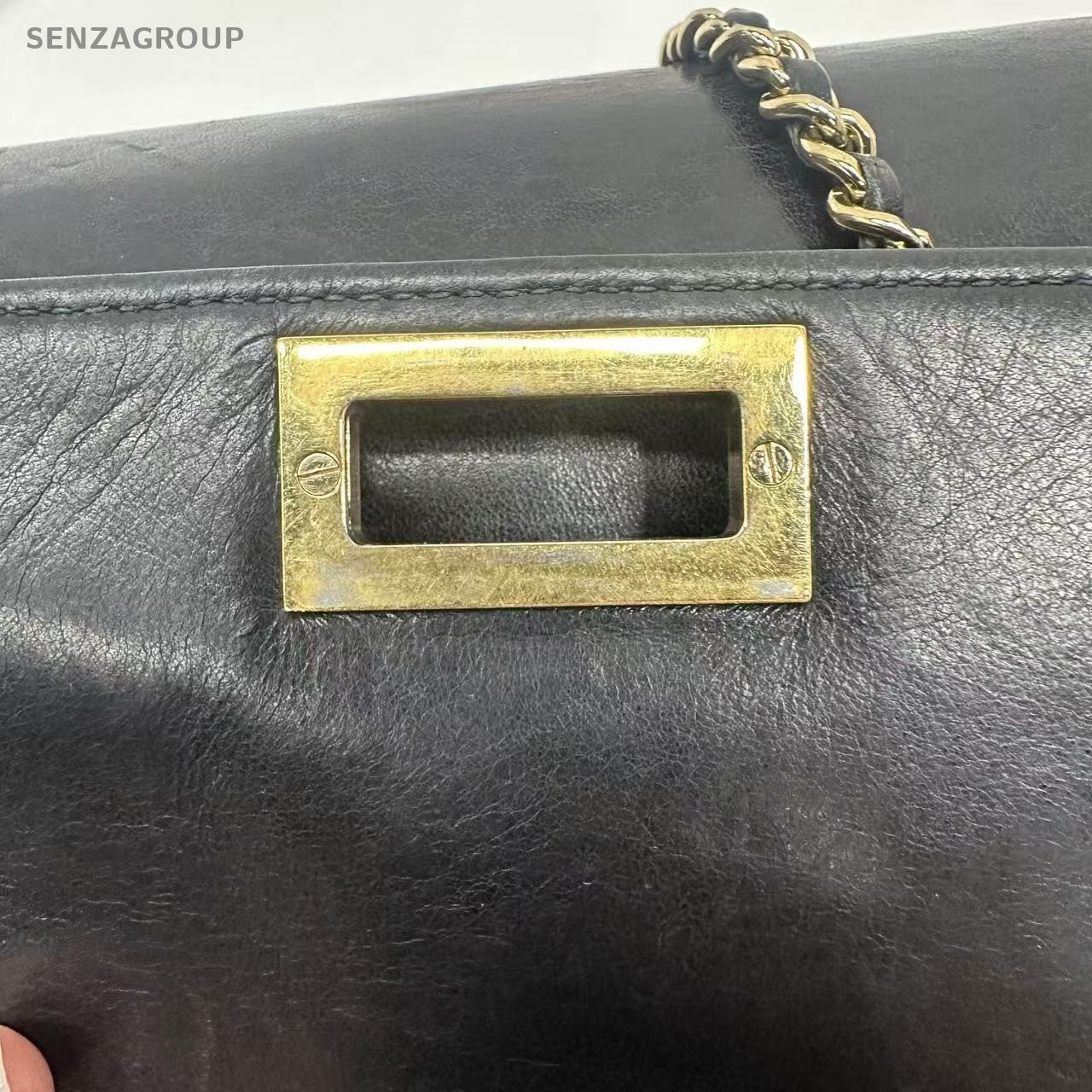CHANEL Black gold 2.55 Leather Shoulder bag tote