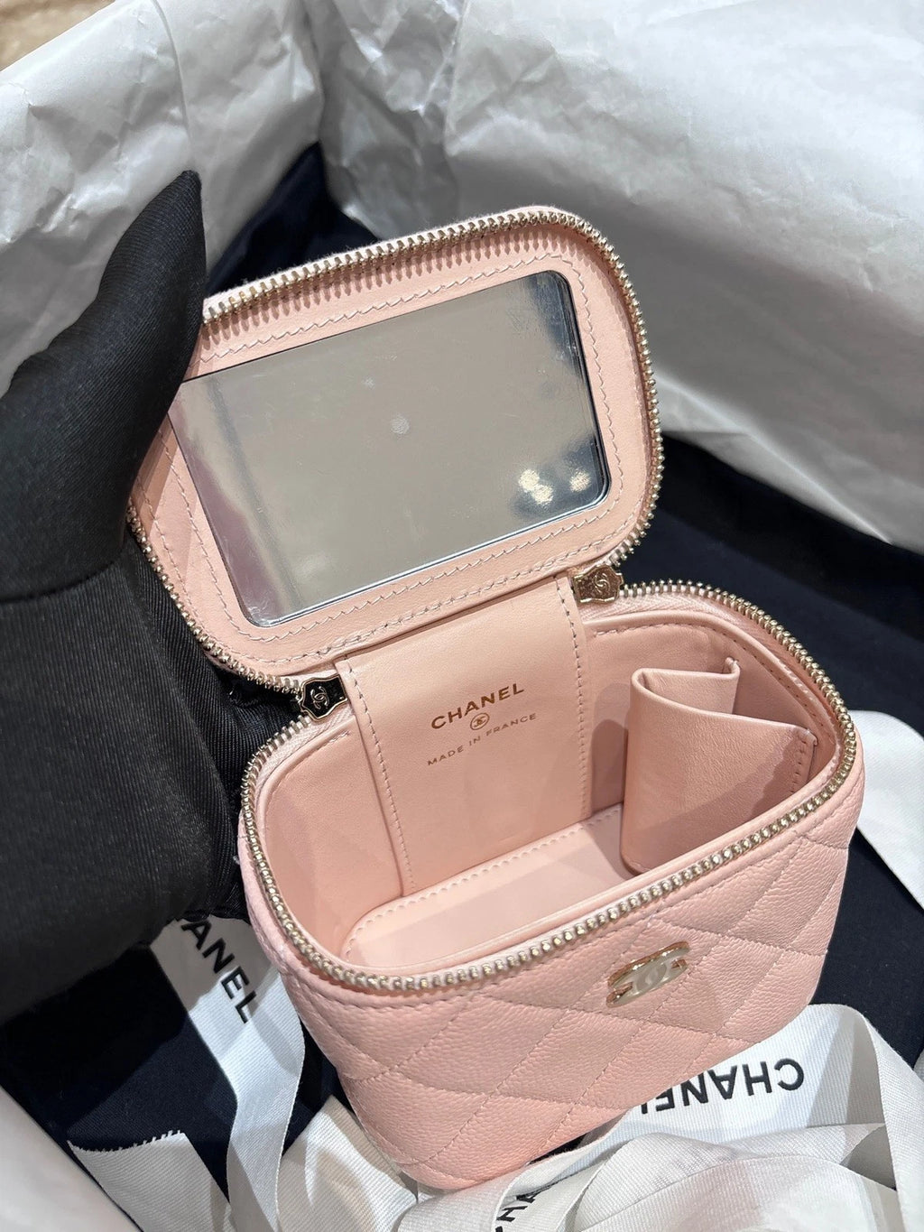 Chanel Vanity Gold Pink Crossbody Chain Bag Excellent