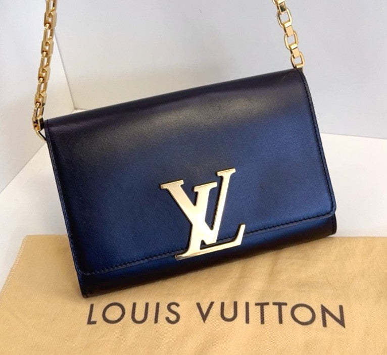 Louis Vuitton Chain louise Logo Chain Strap Crossbody Shoulder bag Calfskin