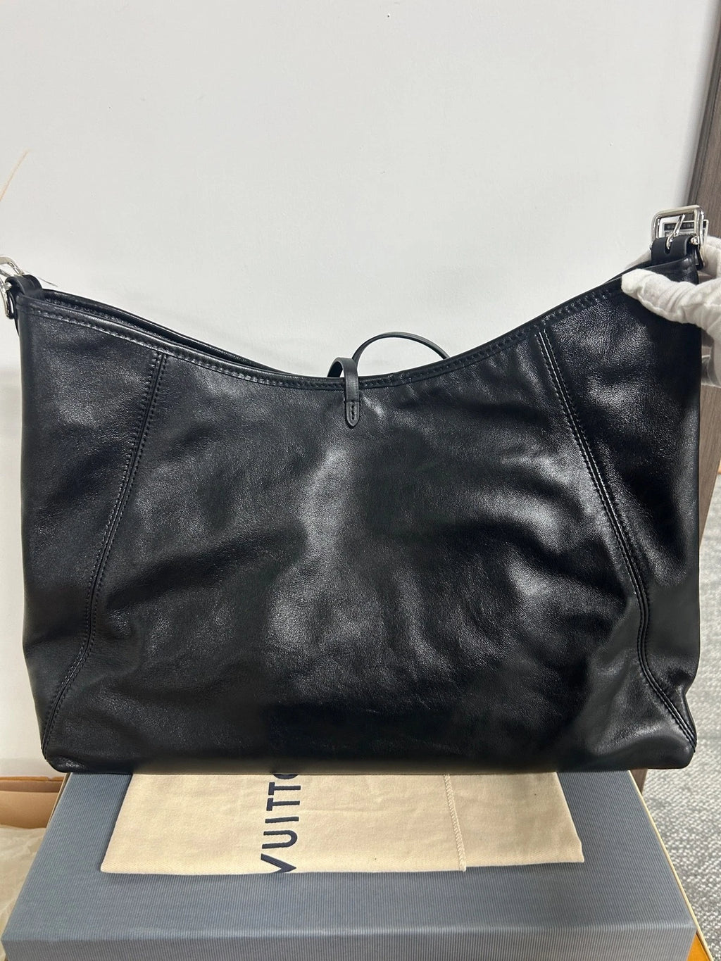 Louis Vuitton Carryall Lambskin Shoulder Bag Crossbody Excellent