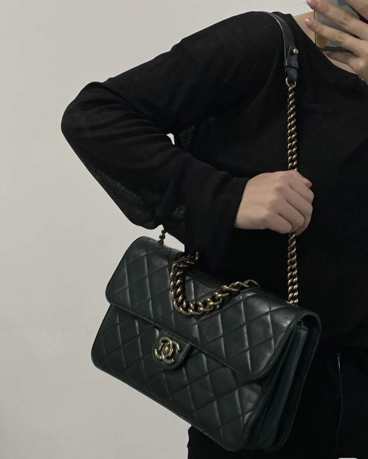 CHANEL Vintage Diamond Pattern Chain Shoulder bag Black Gold Women Classic