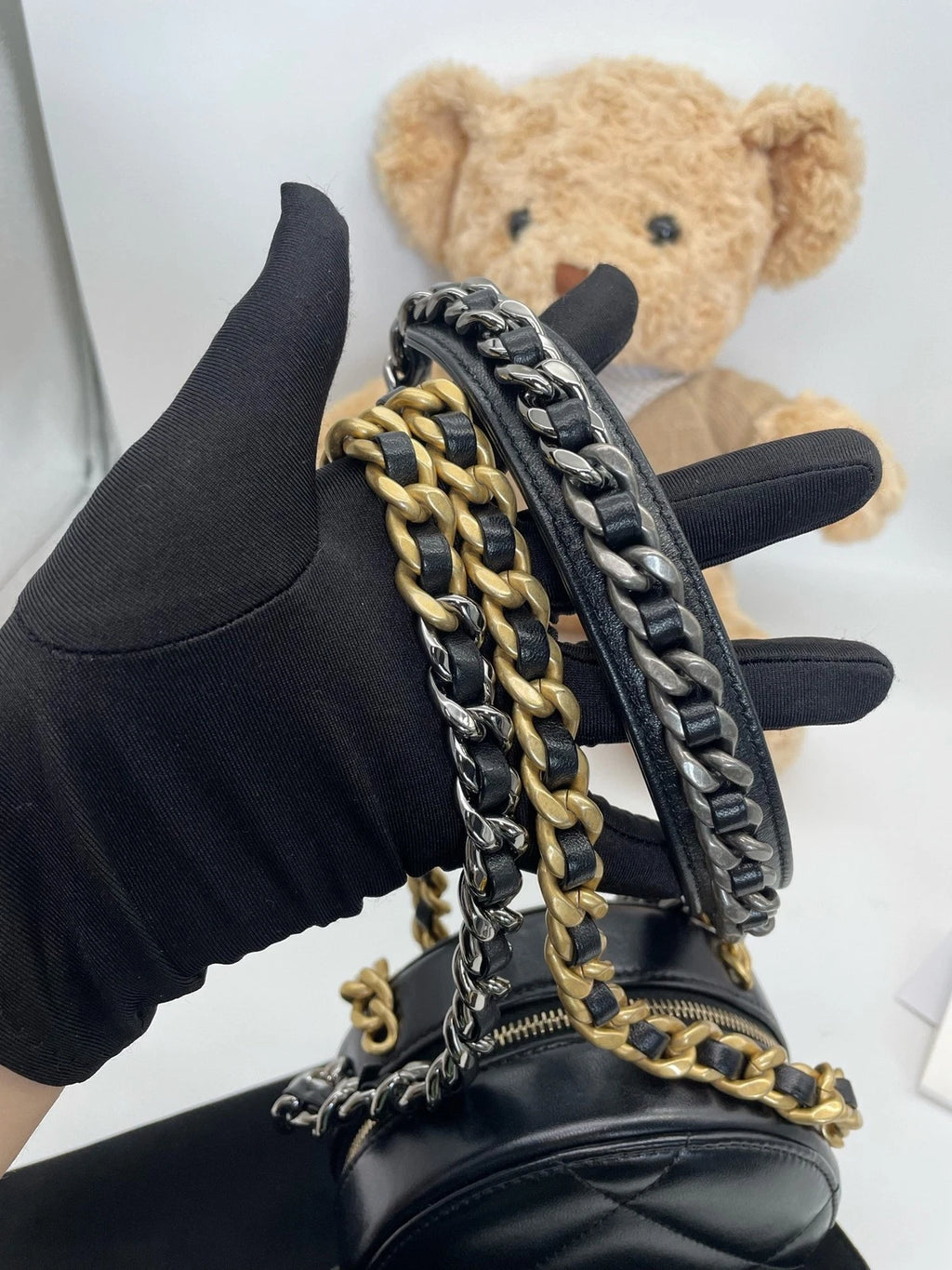 CHANEL 19 Round Bag Chain Crossbody Bag For Women